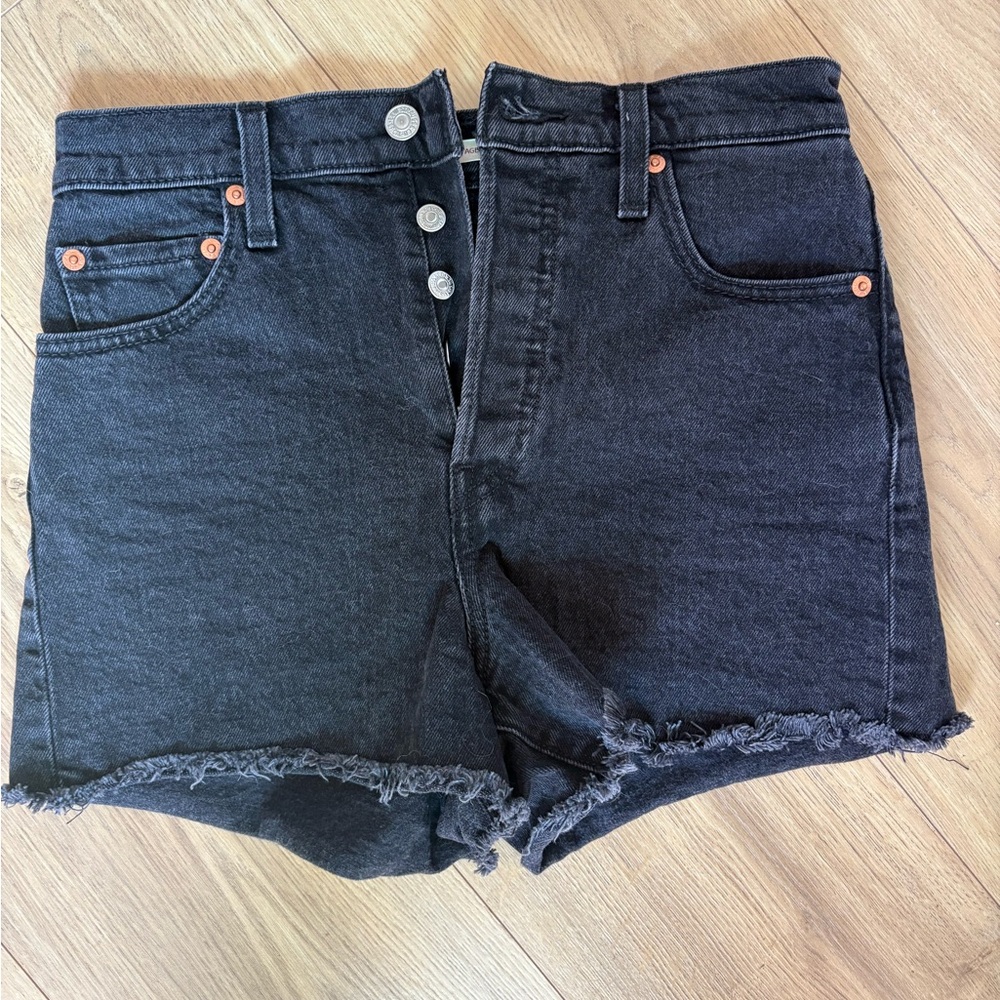 Levi's Ribcage Black Jean Shorts - Size 26